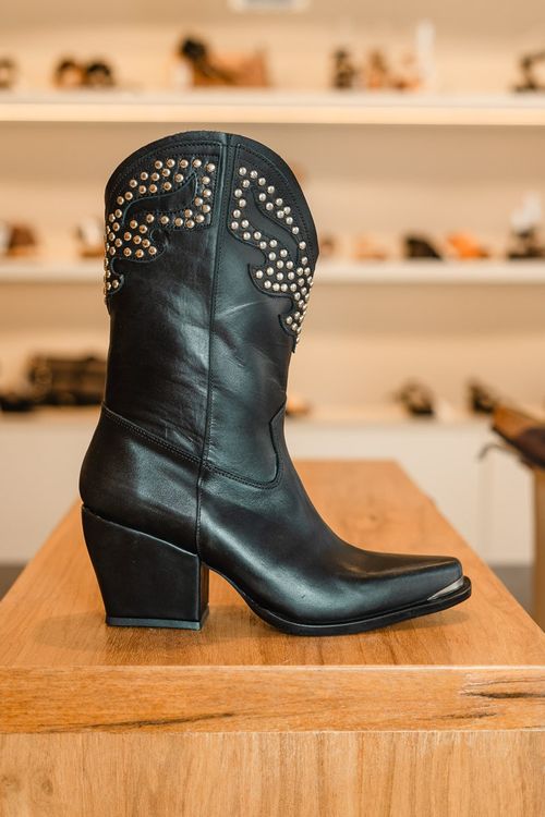 Bota texana con tachas TOKYO - NEGRO