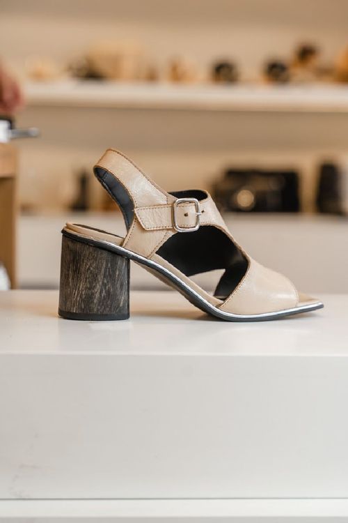 Sandalia Tokyo Bolonia con Tacón - NATURAL CHRL